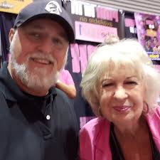 It was a huge honor to meet this Canadian Legend this past weekend! Jayne  Eastwood who has been in everything from SCTV to movies such as My Big Fat  Greek Wedding to