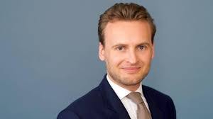 Glenn Adrian's Instagram, Twitter & Facebook