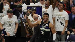The milwaukee bucks are an american professional basketball team based in milwaukee. 5sn3cik0v4jmm