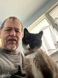 Behind every successful woman, is a cat who supervises her in the bathroom.  🤣