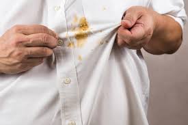 Use the methods below for easy oil and grease stain removal without buying an expensive stain remover: How To Remove Either Fresh Or Set In Grease Or Oil Stains In Clothes Red Hanger