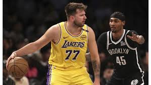 Mogaka races from Kenya to L.A. to win marathon