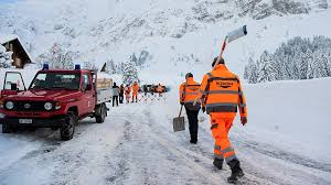 Selbst das wall street journal illustrierte auf seiner titelseite die schneestürme in. Naturkatastrophe Schwagalp Schon 1942 Donnerte Eine Lawine Ins Restaurant Ein Ruckblick