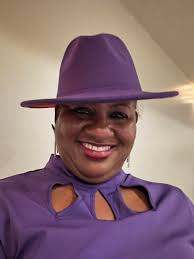 Name: Chris Age:46 years Profession: Investment Banker Country: USA  Languages: English, Portuguese I manage portfolios daily, but I'm ready to  invest my heart in one woman. Currently in Kenya kindly inbox me