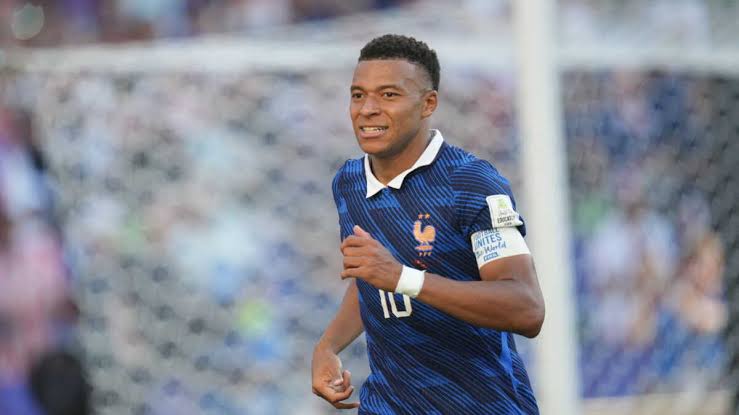 Je me suis énervé" : Kylian Mbappé révèle une friction pendant le match  contre le Paraguay - Femmeactuelle.fr