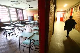 O primeiro passo é entendermos algumas questões fundamentais como a retomada gradual de alunos e a implantação de um ensino híbrido. Geral Mp Rs Recomenda Que Porto Alegre Nao Autorize Volta Das Aulas Presenciais