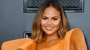 36 chrissy teigen moments that prove she ruled the past decade. Chrissy Teigen Takes Up Impressive New Hobby At Therapist 039 S Suggestion Whas11 Com