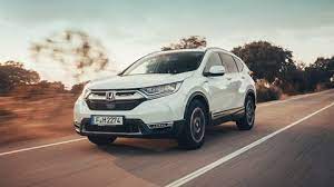 Award applies only to vehicles with optional front crash prevention and specific headlights. Honda Cr V 2018 Review King Of Convenience Car Magazine