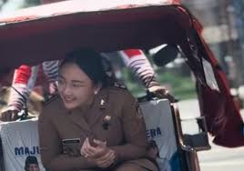 Hemat BBM, Wawali Kota Blitar Berangkat Kerja Naik Becak Listrik