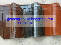 Genteng tanah liat adalah salah satu pilihan sebagai penutup atap bangunan yang mulai jadi total biaya pembelian genteng nglayur super mantili yang akan digunakan untuk menutup atap bangunan dengan luas atap 60 m2, adalah. Genteng Kebumen Jenis Genteng Dan Harga Genteng Sokka Beserta Ukurannya