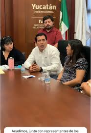 Visitamos las oficinas del Instituto de Vivienda del Estado de Yucatán  #IVEY junto con representantes de diversos asentamientos irregulares en el  sur de Mérida. El objetivo fue que pudieran ser ...