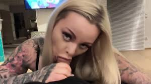 Kelly Pearl - Sucking And Fucking On The Couch - EPORNER