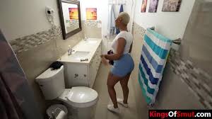 Ebony step mom needs step sons sperm - XNXX.COM