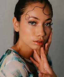 Makeup artist receives certificate of achievement