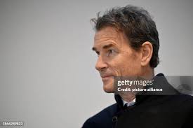 335 Saw Neighbor Stock Photos, High-Res Pictures, and Images