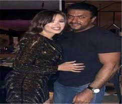 في أول رد فعل له بعد هجوم زوجته الفنانة ياسمين_عبد_العزيز على الفنانة ريهام_حجاج، دعم الفنان أحمد_العوضي ياسمين ونشر صورة حديثة لهما معاً، ظهر فيها يحتضنها. Ø¨Ø§Ù„ØµÙˆØ± Ø£Ø­Ù…Ø¯ Ø§Ù„Ø¹ÙˆØ¶ÙŠ ÙˆÙŠØ§Ø³Ù…ÙŠÙ† Ø¹Ø¨Ø¯ Ø§Ù„Ø¹Ø²ÙŠØ² Ù…Ø¹ ÙŠÙˆØ³Ù Ø§Ù„Ø´Ø±ÙŠÙ ÙˆØ²ÙˆØ¬ØªÙ‡ ÙˆØ§Ù„Ø¬Ù…Ù‡ÙˆØ± ÙŠØ¹Ù„Ù‚ Ø§Ù„Ù…Ø­ØªØ±Ù…ÙŠÙ† ÙƒÙ„Ù‡Ù… Ù ØµÙˆØ±Ù‡ Ø§Ø®Ø¨Ø§Ø± Ø§Ù„Ù…ØºØ±Ø¨