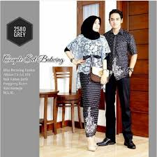 Baju kemeja lamaran couple : Harga Set Baju Couple Lamaran Terbaru Agustus 2021 Biggo Indonesia