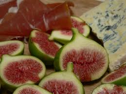 Tomaten pfirsich salat mit mozzarella it takes care to make the pasta beautiful, which is one of the practical flavors. Jamie Oliver Fig And Mozzarella Salad Fig Jam And Lime Cordial