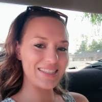 Sarah Schneck's Instagram, Twitter & Facebook