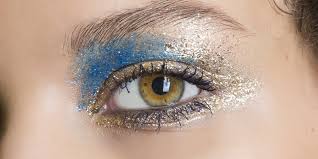 Makeup Comment Dompter Les Paillettes Sans Virer Boule A Facettes Maquillage Yeux Paillettes Maquillage Brillant Maquillage A Paillettes