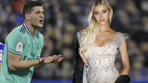 France national football team his jersey number is 4 and real madrid football club his jersey number is 2. Nach Reise Zu Freundin Luka Jovic Muss Nicht Ins Gefangnis Wenn Er Zahlt Krone At