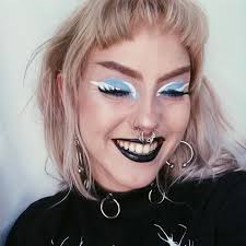 Emily Bunn's Instagram, Twitter & Facebook