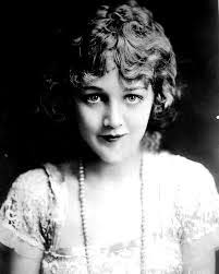 Mildred Davis's Instagram, Twitter & Facebook