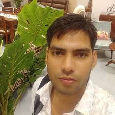 Thala with the Super cheerleaders of the Pride! Three cheers to the cheer  team who've been there for every match, supporting the #Yellove cause,  whole-heartedly! #WhistlePodu🦁💛