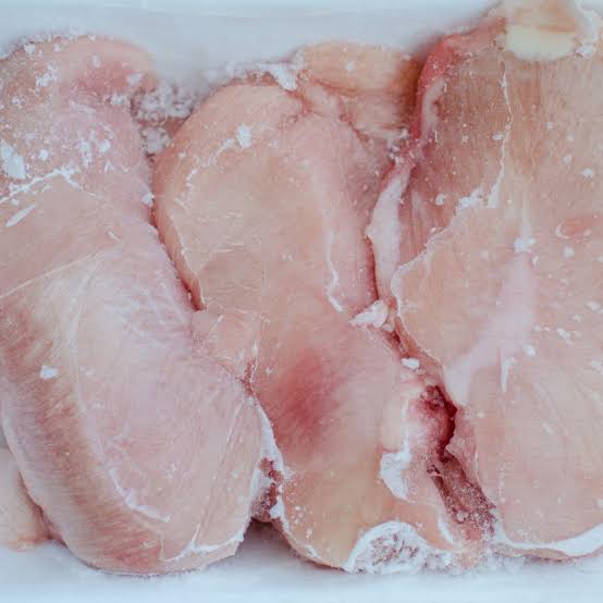 How to Cook Frozen Chicken Breast (6 Methods)