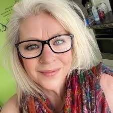 Entertainers Little Lenny and Richie Stephens are among a growing list of  persons who are ready to help 1970s reggae singer Yvonne Sterling, who has  fallen