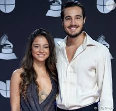 Tiago iorc (born november 28, 1985) is a brazilian singer and songwriter. Isabelle Drummond Termina Namoro Com O Cantor Tiago Iorc