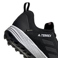 Wähle und bestelle noch heute stylische herren schuhe von adidas profitiere vom kostenlosen versand ab 80€ du hast 30 tage für rückgabe und umtausch nur originelle produkte der besten. Adidas Terrex Herren Terrex Speed Gtx Schuhe Kaufen Bergzeit