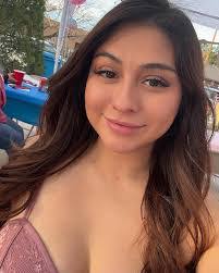 Cassandra Queen's Instagram, Twitter & Facebook