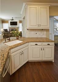 18 Easy Kitchen Cabinet Painting Ideas Lmolnar 18 Easy Kitchen Cabinet P In 2020 Antique White Kitchen New Kitchen Cabinets Kitchen Cabinets And Countertops