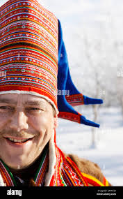 Sami Mann Lapplander in Kautokeino Kostüm Finnmark Arktis Norwegen Norwegen  Skandinavien Europa Stockfotografie