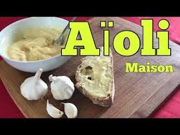 Tuto Comment Faire Une Aioli Maison Facile Et Rapide Youtube En 2019 Aioli Maison Maison Facile Et Video Recette