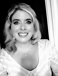 Hi guys can y'all do a favor for me and vote for me in Maxim CoverGirl  competition please. It will so much to me.