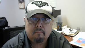 Sitting in the garage at 1am w/family & this happens ..