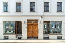 If you have a few years of experience in the java ecosystem, and you're interested in sharing that experience with the community (and getting paid for your work of course). Datei Tink Store Berlin Jpg Wikipedia