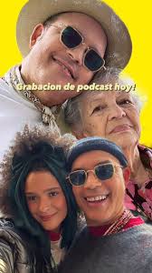 Hoy grabamos podcast. Un episodio muy especial. Con mi hija @americavaldess  y mi mamá Cary. A las 8 pm en @desafinados_miami Ven si te quieres reír  Reserva tu asiento +1 (786) 806-0475