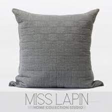 简约现代样板房 设计师家居软装靠包抱枕 灰色绗棉绣花大方枕 throw pillows pillows bed pillows