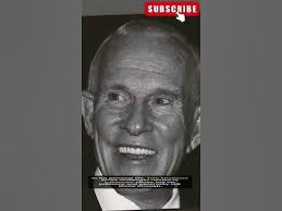 Tom Smothers, who co-starred in legendary 'Smothers Brothers Comedy Hour,'  dies at 86