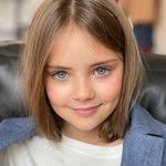 Email Address of @eva_kim5 Instagram Influencer Profile