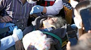 Elif bebek, depremden tam 65 saat sonra enkazdan sağ çıkarıldı. Biz Devletiz Abla Gel