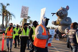 We did not find results for: 75 Striking Workers Halt Construction At Future Amazon Warehouse