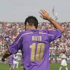 A wikimédia commons tartalmaz adrian mutu témájú médiaállományokat. Adrian Mutu Has Ended His Career A Belated Farewell To Il Fenomeno Viola Nation
