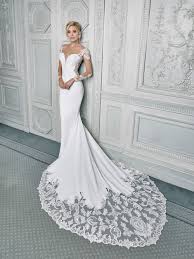 Angefangen von unterröcken, sinnlichen dessous und schleiern über brautschuhe bis hin zu kränzen und gestecke für die haare. Brautmode Von Ellis Bridal Im Herzen Von Bergisch Gladbach