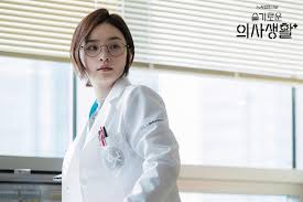'슬의생'은 누군가는 태어나고 누군가는 삶을 끝내는, 인생의 축소판이라 불리는 병원에서 평범한 듯 특별한 종영 후 배우들도 우리에겐 시즌 2가 있다라며 시즌 1 종영을 아쉬워하는 시청자들에게 희망의 메시지를 함께 전한 바 있다. ìŠ¬ê¸°ë¡œìš´ ì˜ì‚¬ìƒí™œ ì‹œì¦Œ2 ì¼ì •