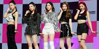 If a fandom name or color is exactly the same the company of the artist who originally had said . O Xrhsths Allkpop Sto Twitter Netizens Come Up With Possible Fandom Names For Itzy Https T Co Nsk6gbvd7x
