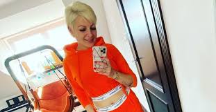 Magda narożna w ostatnim czasie często gości na łamach prasy i internetu. Magdalena Narozna Z Pieknych I Mlodych Ma Nowa Fryzure Fani Piosenkarki W Szoku Zobacz Magde Narozna W Nowej Odslonie Gazeta Krakowska